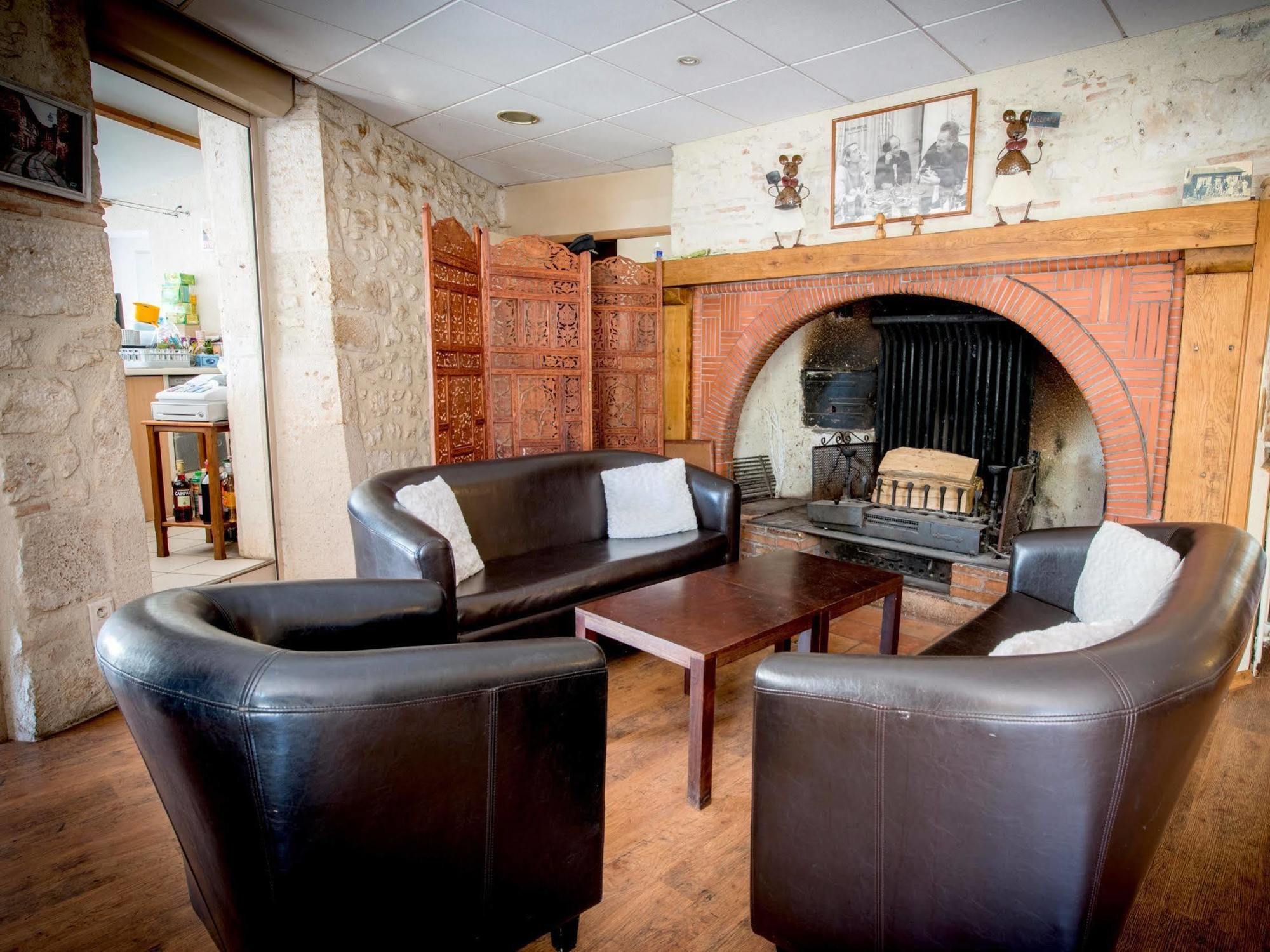 Logis Hotels - Hotel Et Restaurant Les Voyageurs Tournon-dʼAgenais Екстериор снимка